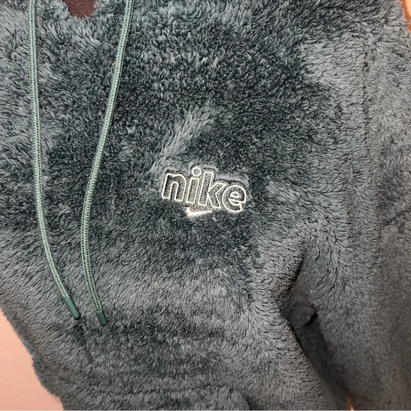 Nike Women's NSW Plush Fleece Hoodie Size Medium Atomic Teal/Enamel Green - Picture 5 of 7